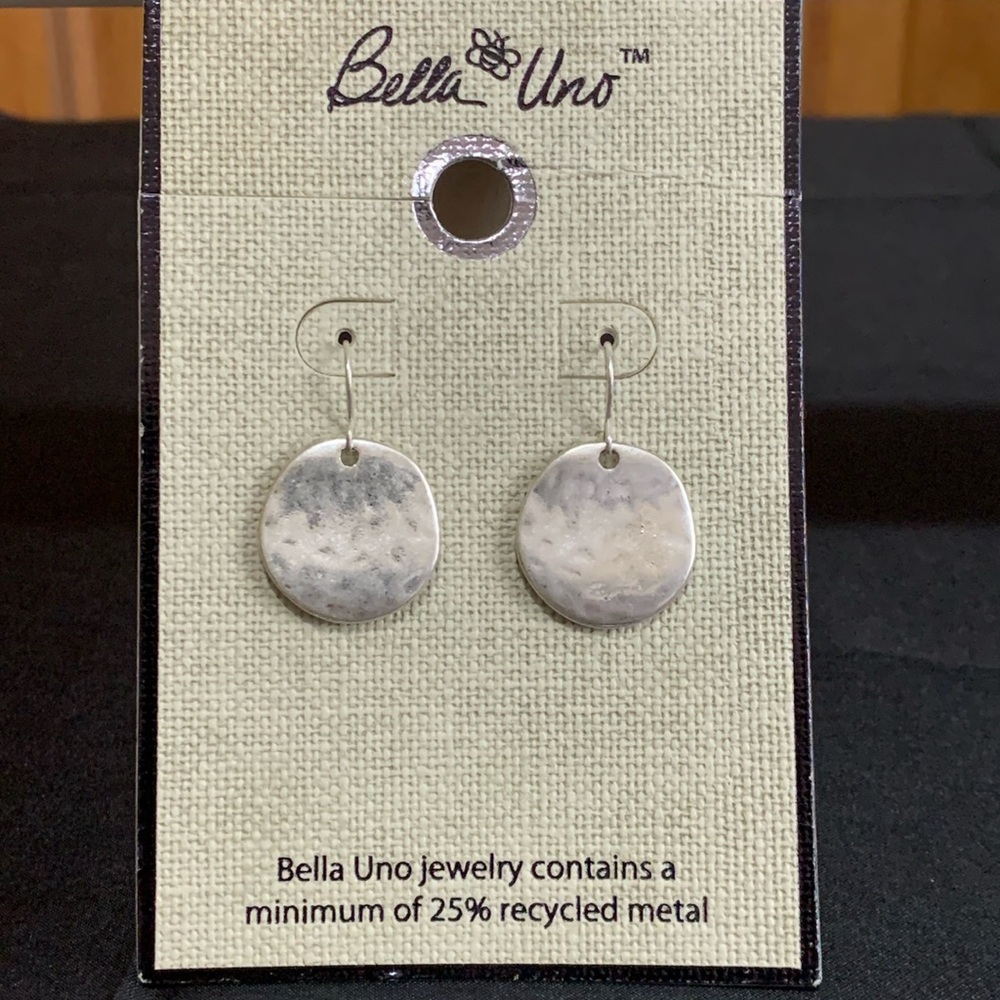 NWT Bella Uno silver tone hammered circle earrings